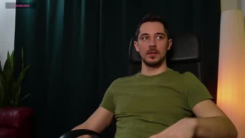 Snapshot of mrgreeneyes01 chatting on 02.13.25 juan luis online show from 02.13.25