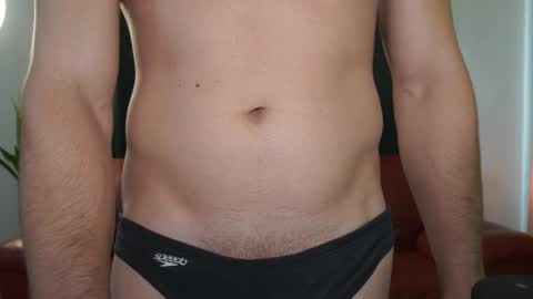 Snapshot of mrgreeneyes01 chatting on 10.31.25 juan luis online show from 10.31.25