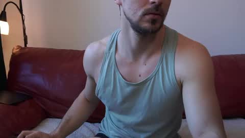 Snapshot of mrgreeneyes01 chatting on 04.08.26 juan luis online show from 04.08.26