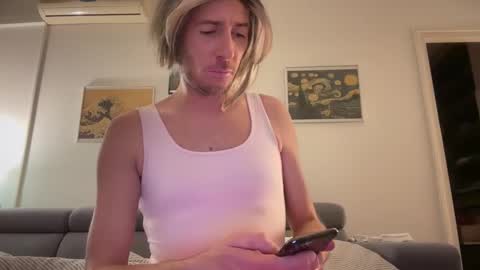 TaleOfLaura online show from 12.22.25