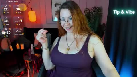 Snapshot of mrs_ingrid chatting on 09.11.25 Ingrid online show from 09.11.25