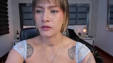 Snapshot of mrs_regina_clk chatting on 06.10.26 Regina online show from 06.10.26