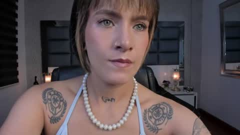 Snapshot of mrs_regina_clk chatting on 06.19.26 Regina online show from 06.19.26