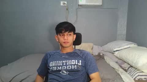 Snapshot of mrshawn95 chatting on 10.08.25 shawn online show from 10.08.25