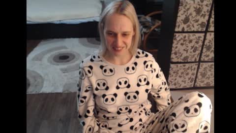 Snapshot of mrsluck chatting on 02.02.26 Sasha online show from 02.02.26