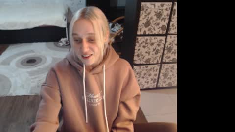 Snapshot of mrsluck chatting on 02.11.26 Sasha online show from 02.11.26