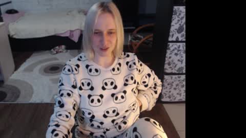 Snapshot of mrsluck chatting on 02.20.26 Sasha online show from 02.20.26