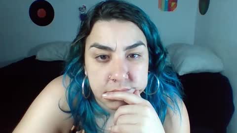 Snapshot of mrvenusx chatting on 04.15.26 Mrs Venus online show from 04.15.26
