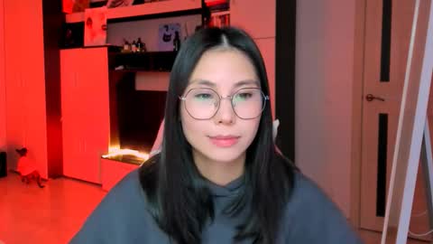 ms_emily_ online show from 10.15.25