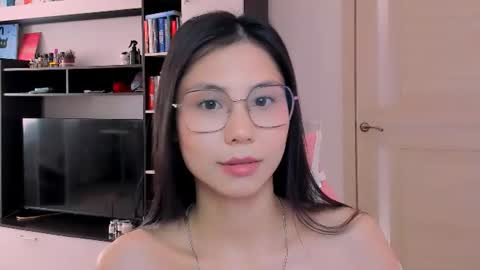 Snapshot of ms_emily_ chatting on 06.11.26 ms_emily_ online show from 06.11.26