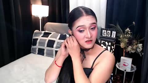Snapshot of ms_grey4u chatting on 11.04.25 Ash online show from 11.04.25