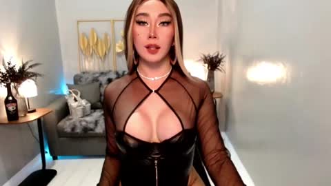 Snapshot of ms_lhaydeebunny chatting on 03.08.25 Evon online show from 03.08.25