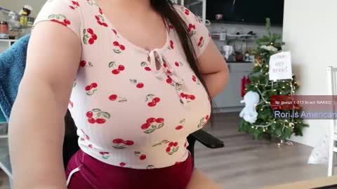 Snapshot of ms_mochii chatting on 11.28.25 R o r i SnapChat heyroriv2 wednesday - sunday Noon oclock mountain - 5pm mountain online show from 11.28.25
