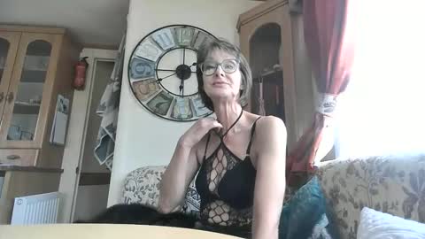 ms_toni_g online show from 10.21.25