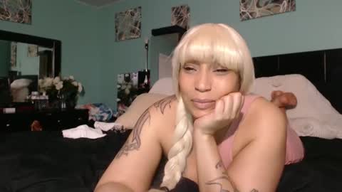 Snapshot of msbaddiebae chatting on 12.23.24 Queen Baddie online show from 12.23.24