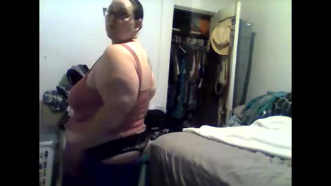 Snapshot of msmv99 chatting on 05.19.26 msmv99 online show from 05.19.26