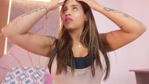 Manuela  online show from 11.05.25