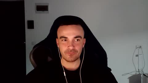 Snapshot of mu5clemania chatting on 01.17.25 Victor online show from 01.17.25