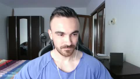Snapshot of mu5clemania chatting on 09.19.25 Victor online show from 09.19.25