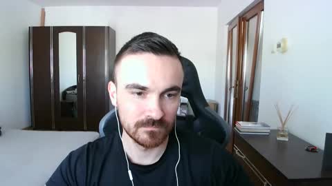 Snapshot of mu5clemania chatting on 03.11.26 Victor online show from 03.11.26