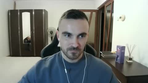 Snapshot of mu5clemania chatting on 04.13.26 Victor online show from 04.13.26