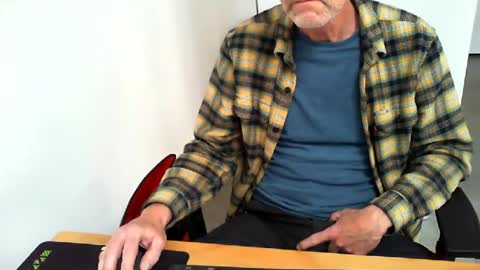 Snapshot of mucfag chatting on 05.20.26 mucfag online show from 05.20.26