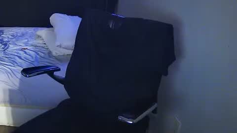 Muffdiver online show from 02.19.25