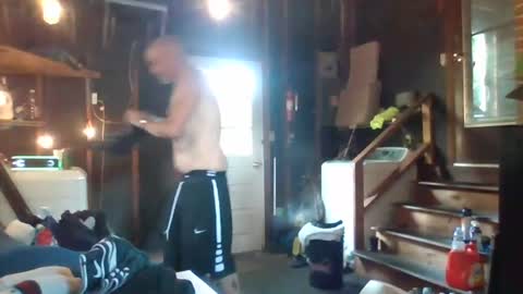 Muffdiver online show from 07.05.26