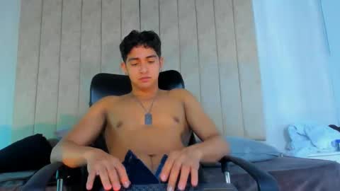 Snapshot of muichiro_tokito1 chatting on 01.19.25 muichiro tokito1 online show from 01.19.25