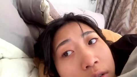 Snapshot of muiklecha chatting on 04.22.26 Mia online show from 04.22.26