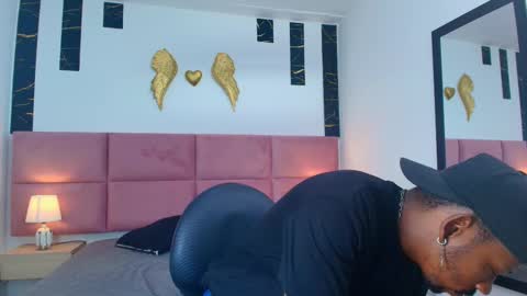 Snapshot of muller_asher chatting on 09.24.25 Muller Asher online show from 09.24.25