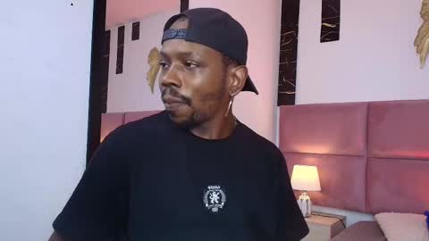 Snapshot of muller_asher chatting on 10.02.25 Muller Asher online show from 10.02.25