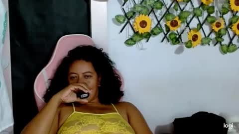Snapshot of munecaoscura chatting on 10.27.25 Mueca Oscura online show from 10.27.25