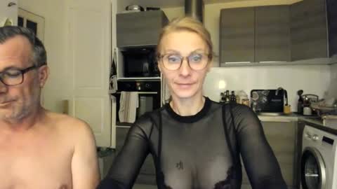Snapshot of munishpunish chatting on 10.11.25 LOVELY JULIA Peter DAY online show from 10.11.25