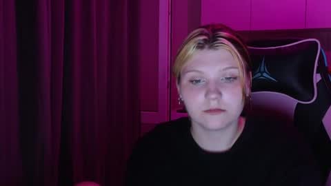 Snapshot of mura_muur chatting on 06.02.26 Milana online show from 06.02.26