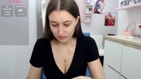 Snapshot of muriel_elvin chatting on 09.15.25 muriel_elvin online show from 09.15.25