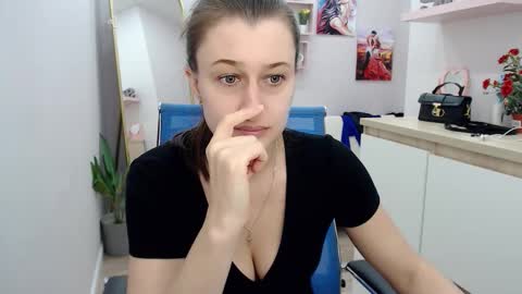 Snapshot of muriel_elvin chatting on 10.20.25 muriel_elvin online show from 10.20.25
