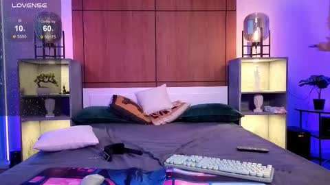 Snapshot of murrkitten chatting on 11.08.25 murrkitten online show from 11.08.25