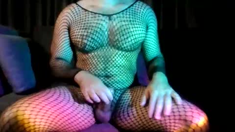 Snapshot of muscbttmbitch chatting on 05.11.26 muscbttmbitch online show from 05.11.26