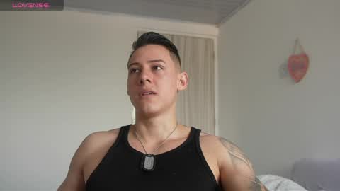 Snapshot of muscle_king_cum chatting on 05.01.26 muscle_king_cum online show from 05.01.26