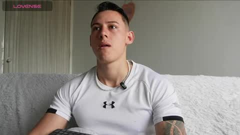 Snapshot of muscle_king_cum chatting on 05.28.26 muscle_king_cum online show from 05.28.26
