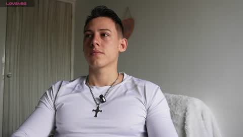 Snapshot of muscle_king_cum chatting on 06.23.26 muscle_king_cum online show from 06.23.26