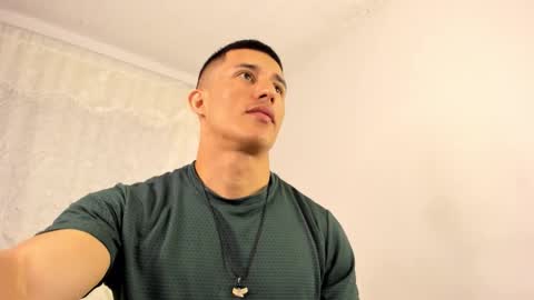 Muscle Man online show from 11.20.25