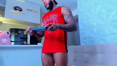 Snapshot of muscle_man19 chatting on 02.17.25 Nick online show from 02.17.25