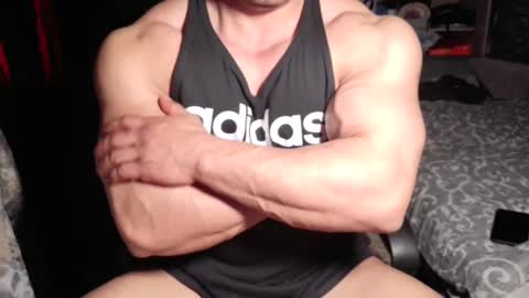 Snapshot of musclebredon chatting on 04.19.26 BRENDON online show from 04.19.26