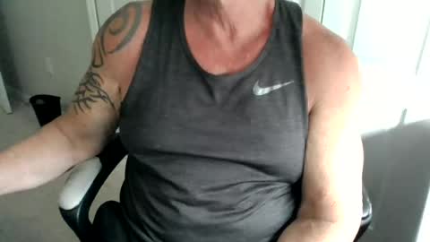 Snapshot of muscleddaddy chatting on 08.05.26 Muscleddaddy online show from 08.05.26