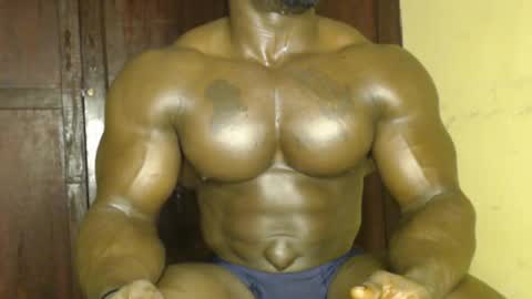 musclegod23 online show from 11.17.25