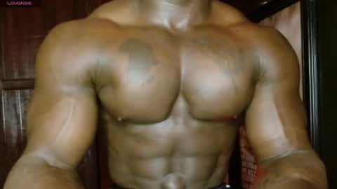 musclegod23 online show from 04.07.26