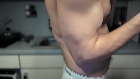 musclehair3 online show from 02.05.25