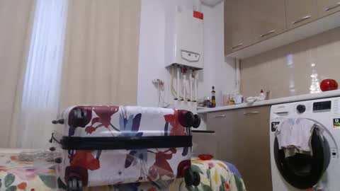 MusclesQueen online show from 12.05.24